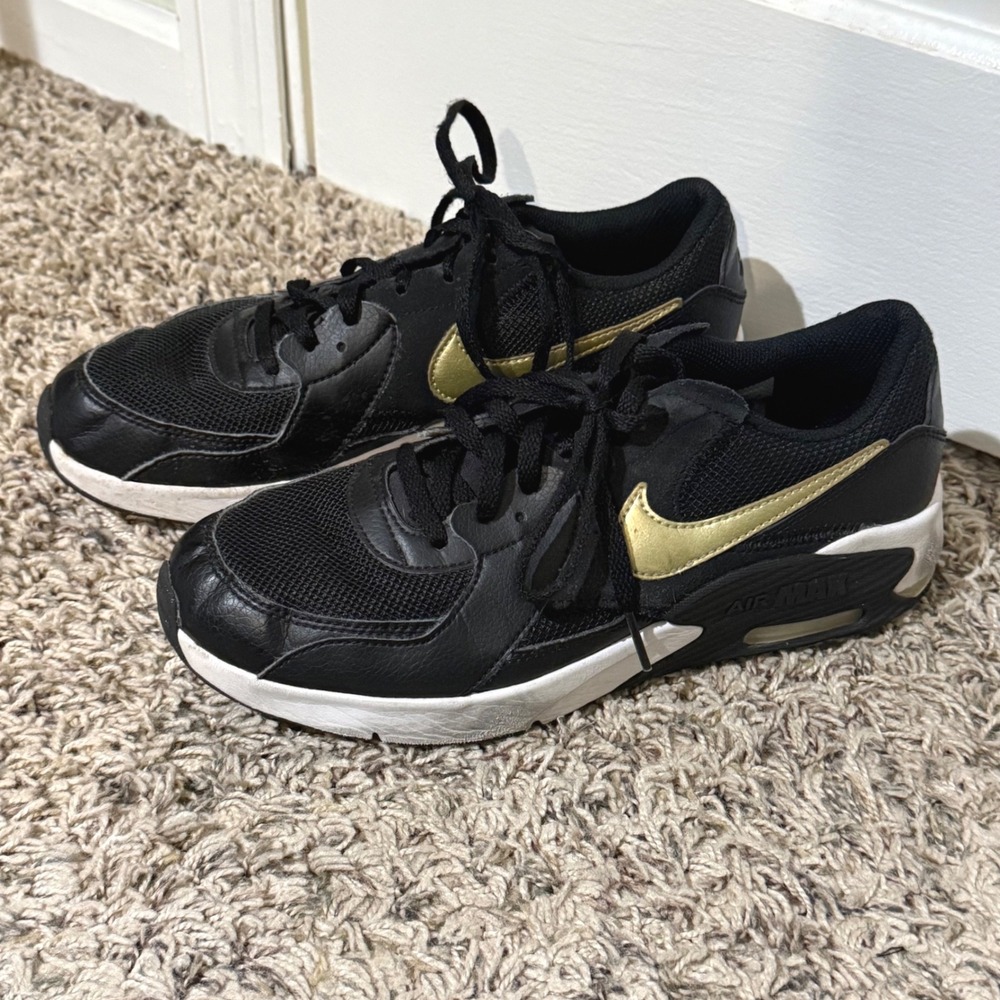 Nike Air Max Excee GS Black Metallic Gold Sneakers CD6894-006 Kids Size 6Y